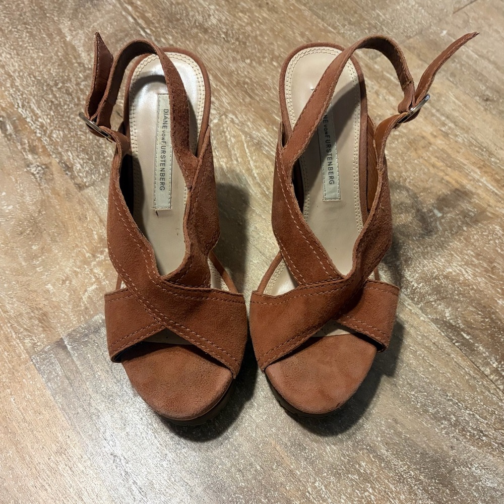 Diane Von Furstenberg Tan Suede Sandal Wedges